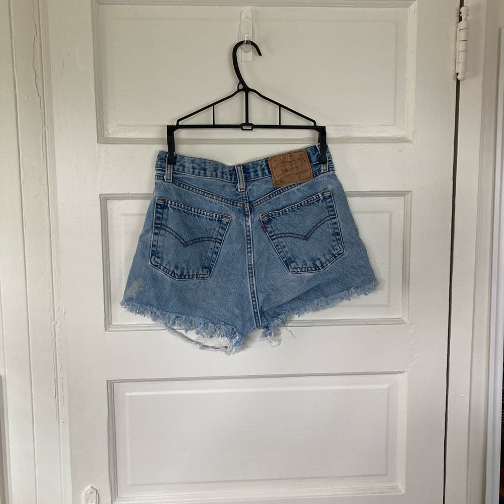 Vintage high waisted Levi’s shorts size 25